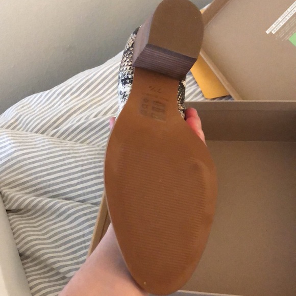 🎉HP🎉 NWT madewell snakeskin bootie - Picture 5 of 5